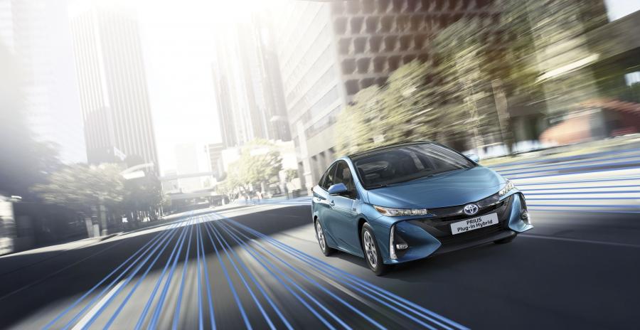  Toyota Prius Plug-in Hybrid 2016 года  (фото 67 из 187)